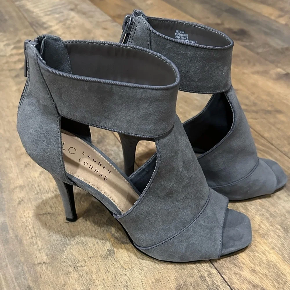 LAUREN CONRAD “Muffin” Grey Sueded Ankle Strap Heels, Size 8.5